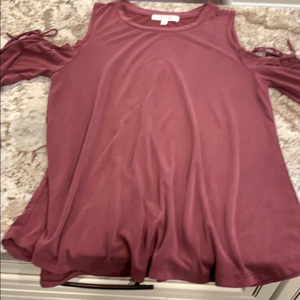 Maroon cold shoulder long sleeve shirt